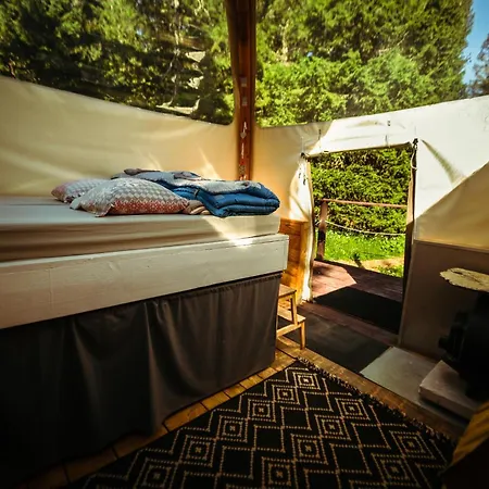 Luxury tent Nuit Insolite En Eco-bivouac A 20min D'annecy